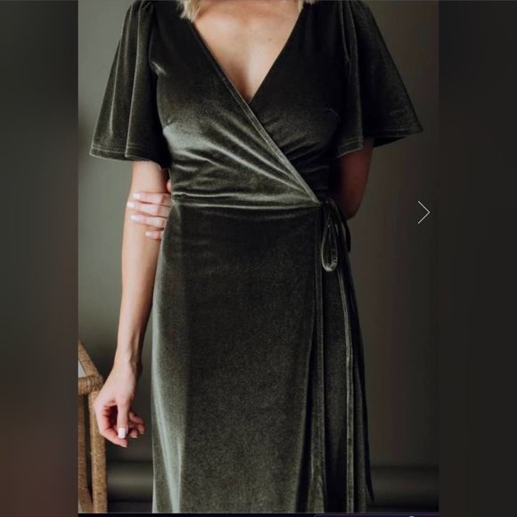 Baltic Born Meghan Olive Velvet Wrap Maxi Dress NWT - Picture 2 of 4